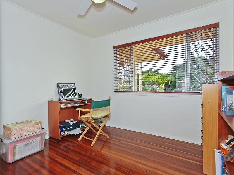 16 Hampshire Tce, Albany Creek QLD 4035
