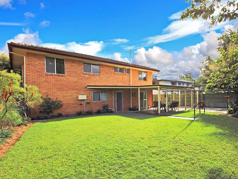 16 Hampshire Tce, Albany Creek QLD 4035