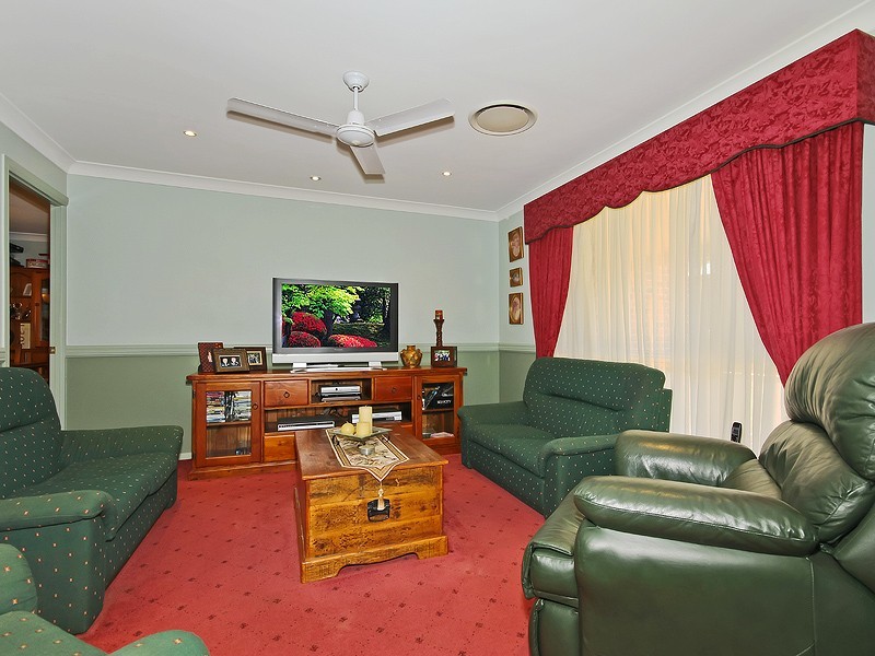 11 Bangalow Place, Albany Creek QLD 4035