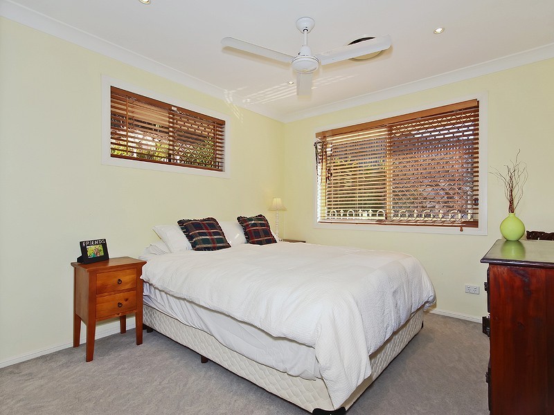 11 Bangalow Place, Albany Creek QLD 4035