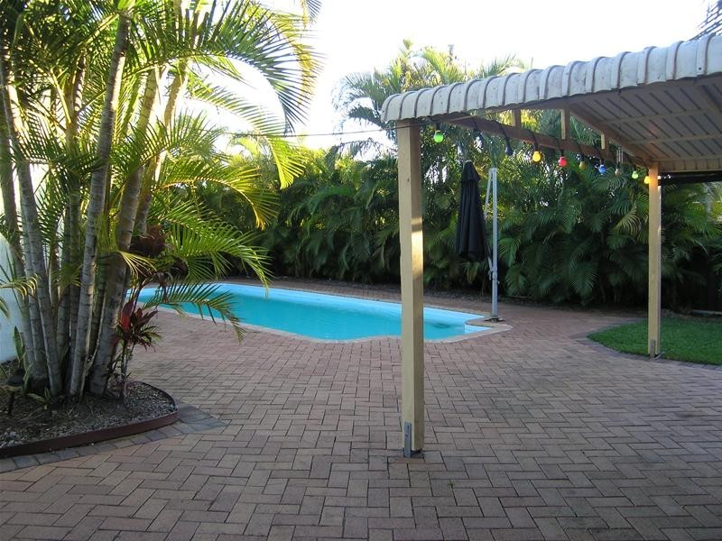 8 Seligan Street, Albany Creek QLD 4035