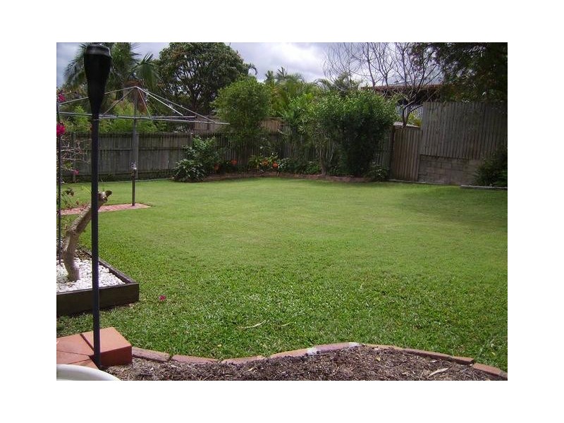 8 Hampshire Terrace, Albany Creek QLD 4035