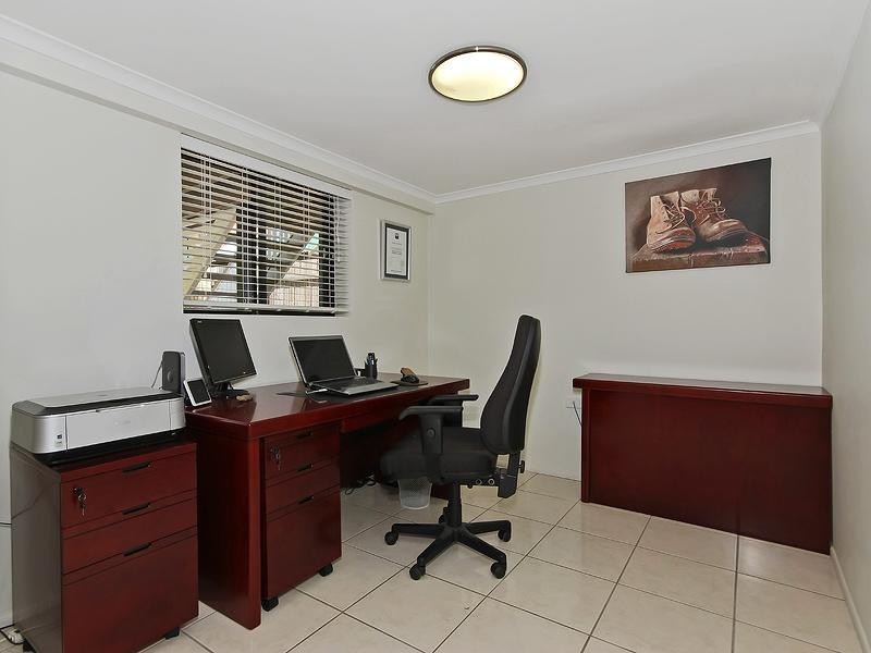 10 Essex Drive, Albany Creek QLD 4035