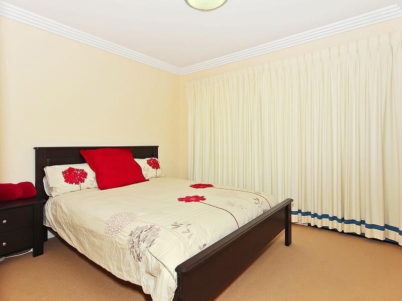 10 Camara Court, Eatons Hill QLD 4037