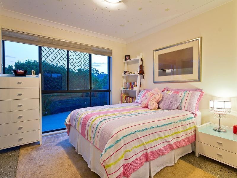 19 Riversleigh Crescent, Eatons Hill QLD 4037