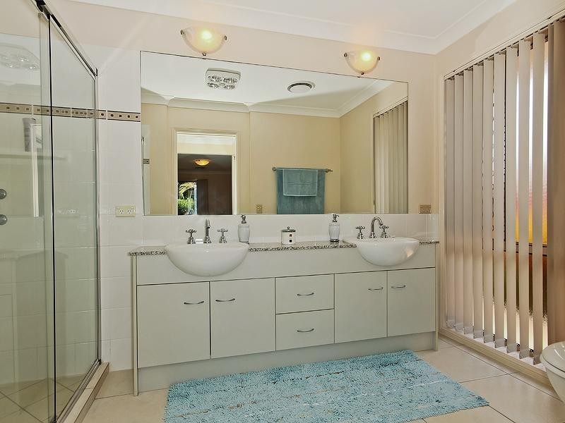 17 Cabarita Crescent, Eatons Hill QLD 4037