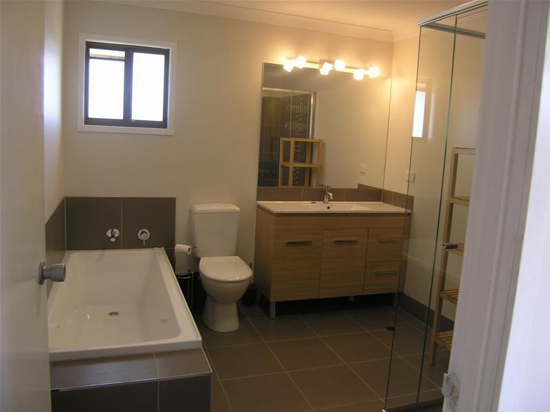 5 Jocasta Street, Eatons Hill QLD 4037