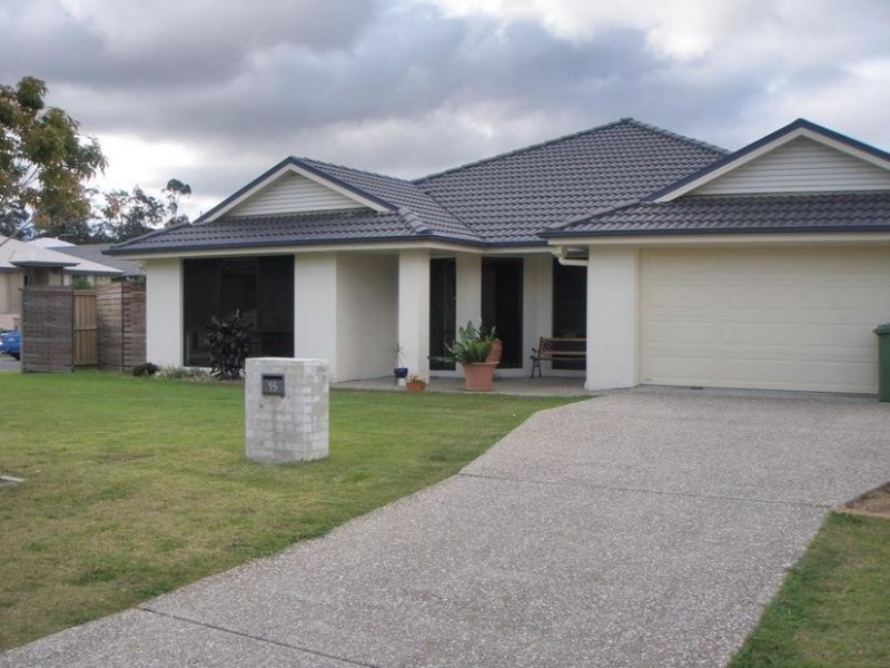 15 Crossing Drive, Eatons Hill QLD 4037