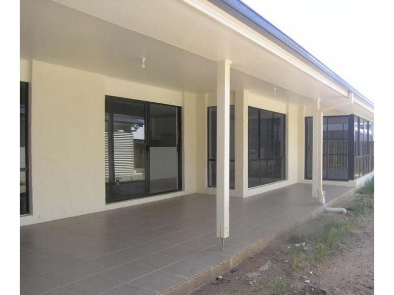 15 Crossing Drive, Eatons Hill QLD 4037