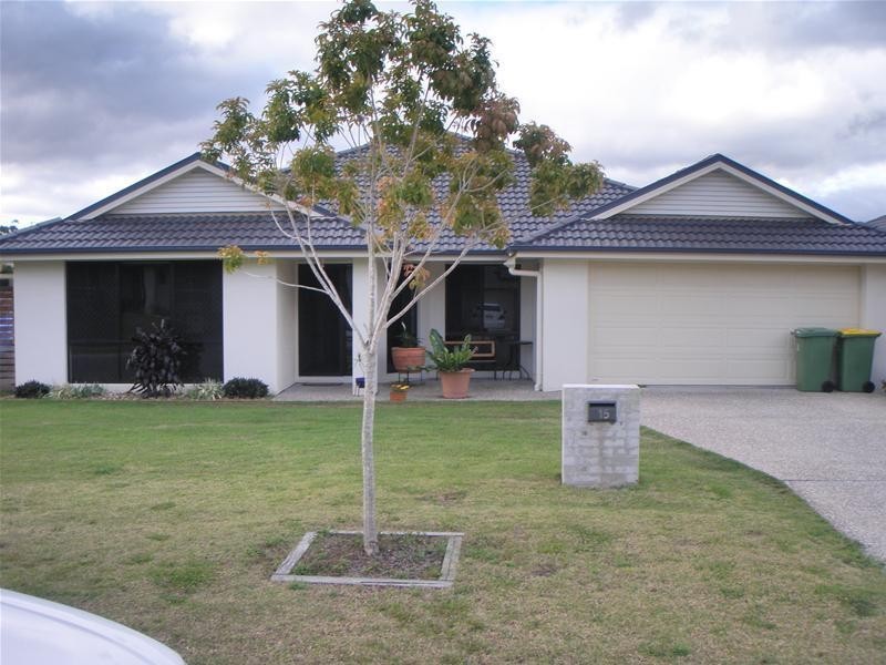 15 Crossing Drive, Eatons Hill QLD 4037
