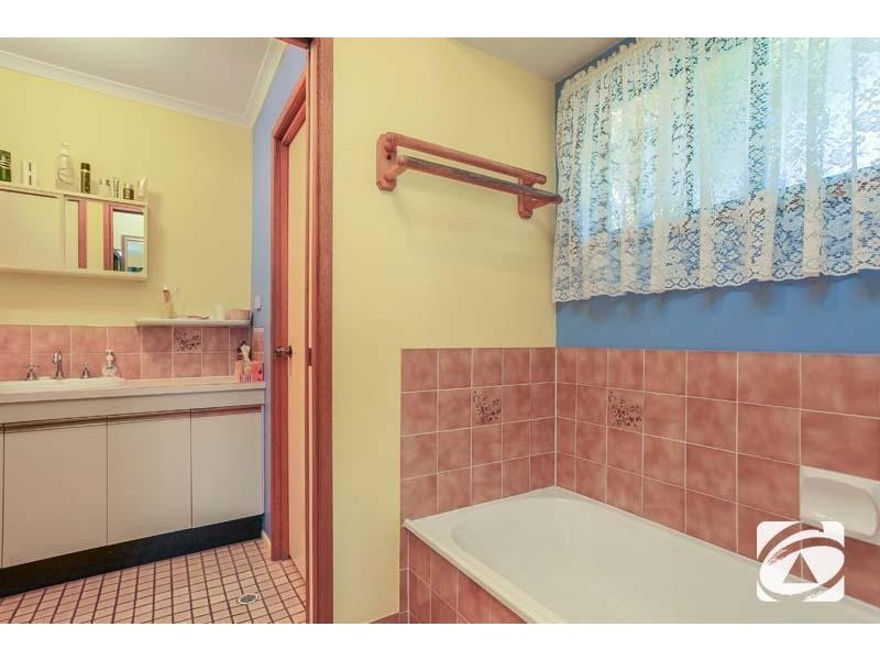 42 Willow Street, Albany Creek QLD 4035