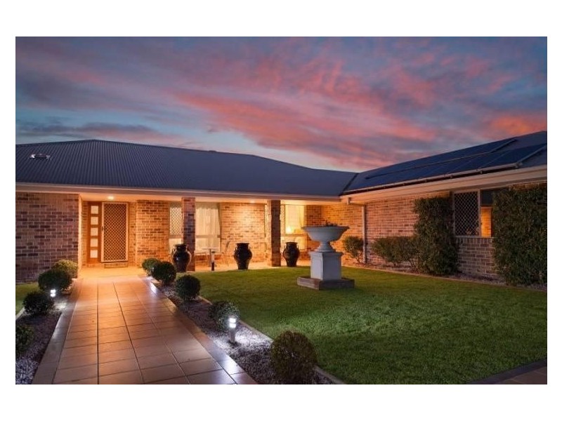 27 Bunya Crossing Road, Eatons Hill QLD 4037