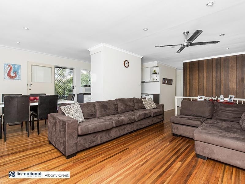 4 Hampshire Terrace, Albany Creek QLD 4035