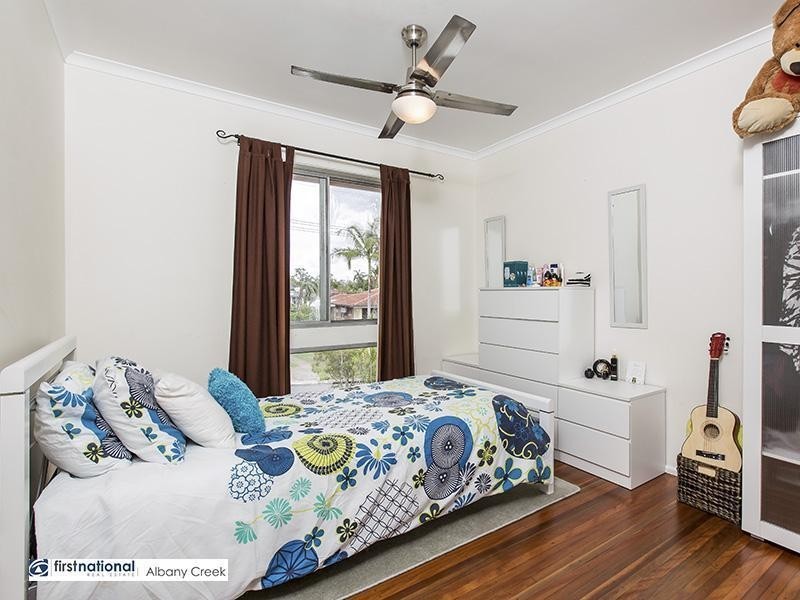 4 Hampshire Terrace, Albany Creek QLD 4035