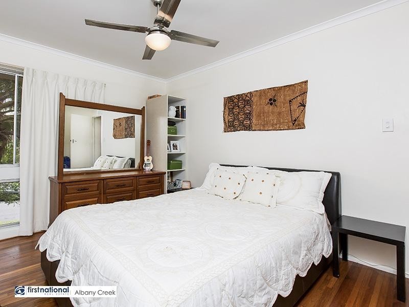 4 Hampshire Terrace, Albany Creek QLD 4035