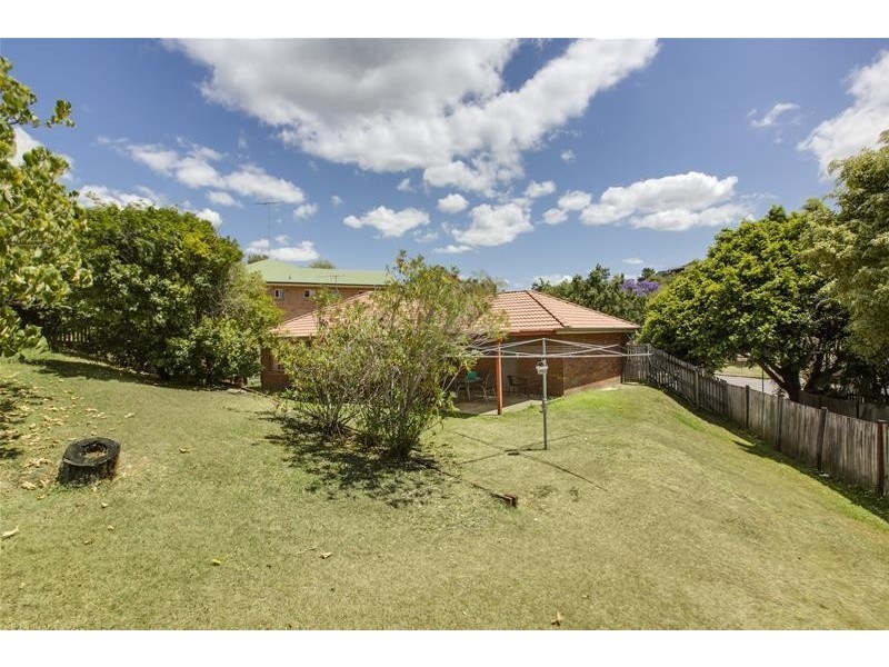 61 Saraband Drive, Eatons Hill QLD 4037
