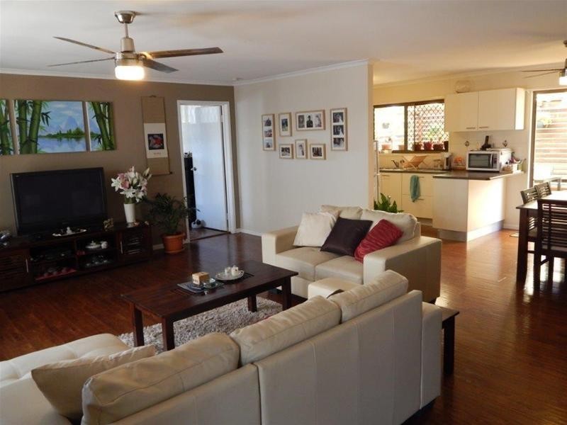 743 South Pine Road, Albany Creek QLD 4035