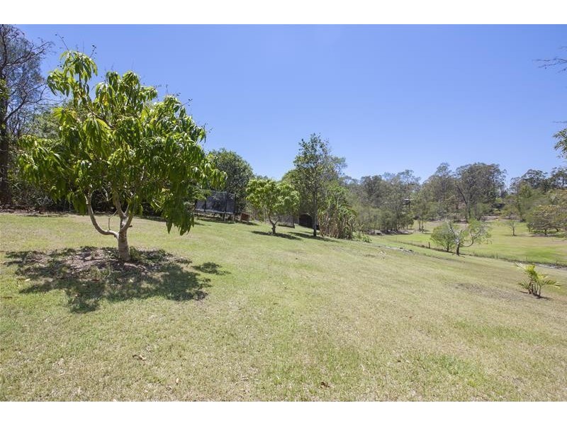 9 Barker Street, Cashmere QLD 4500