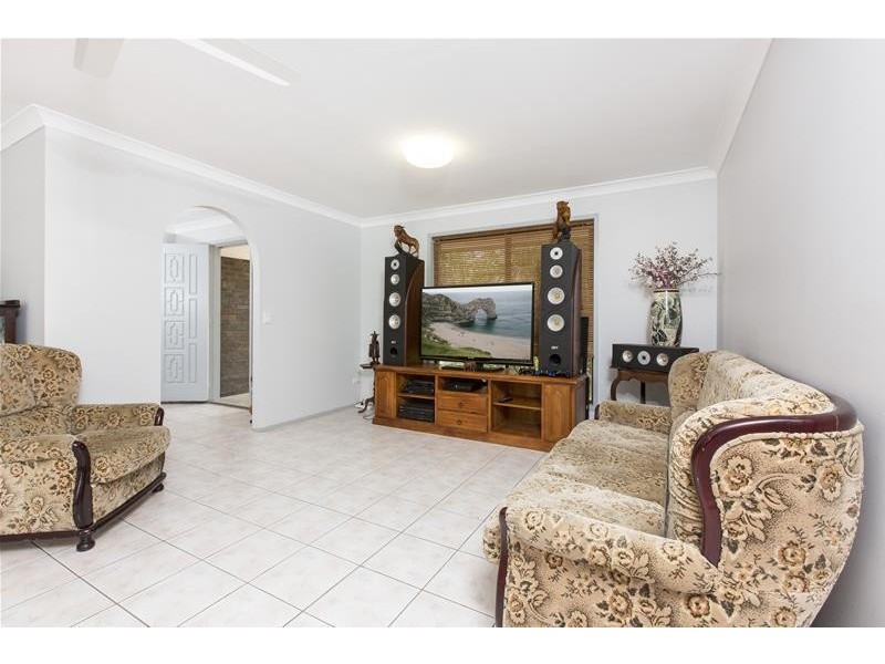 9 Barker Street, Cashmere QLD 4500