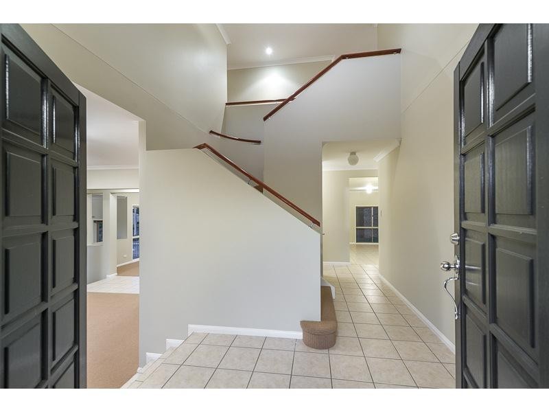 1 Lambertia Court, Albany Creek QLD 4035