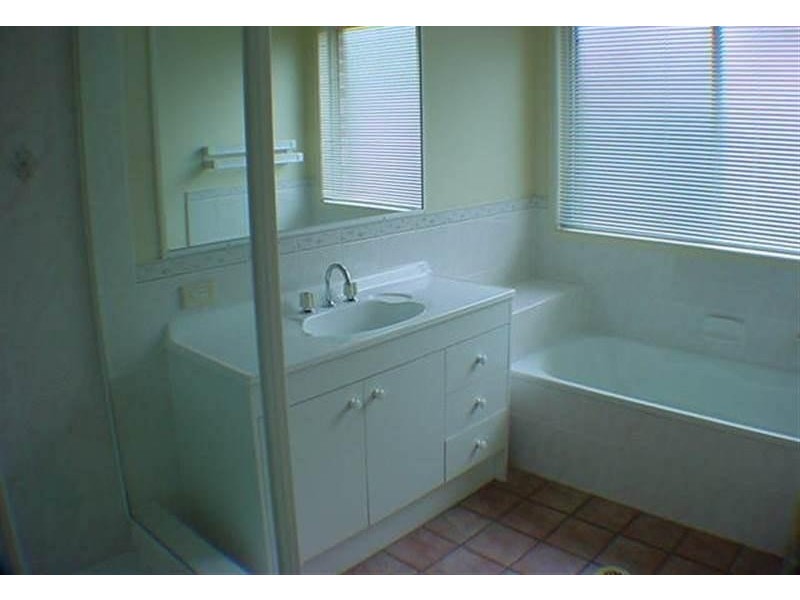 6 Tallebudgera Crescent, Albany Creek QLD 4035