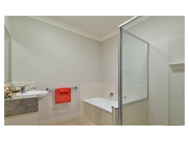 15/8 James Cash Court, Albany Creek QLD 4035