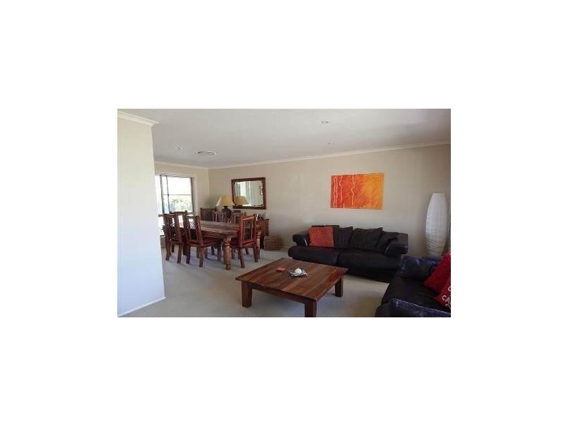 7 Atoll Crescent, Eatons Hill QLD 4037