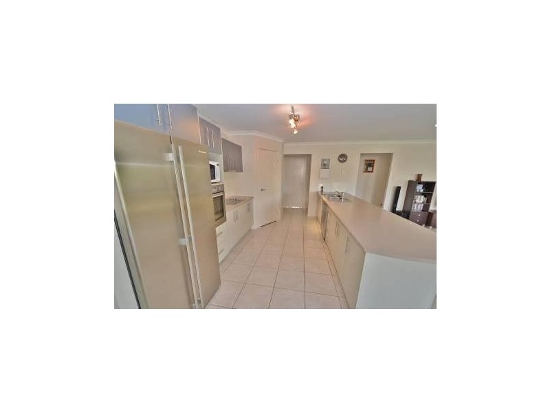 8 Silver Rock Court, Glass House Mountains QLD 4518