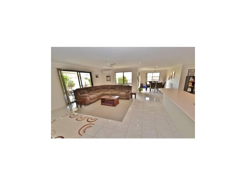 8 Silver Rock Court, Glass House Mountains QLD 4518