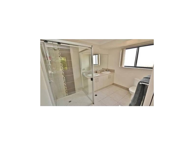 8 Silver Rock Court, Glass House Mountains QLD 4518