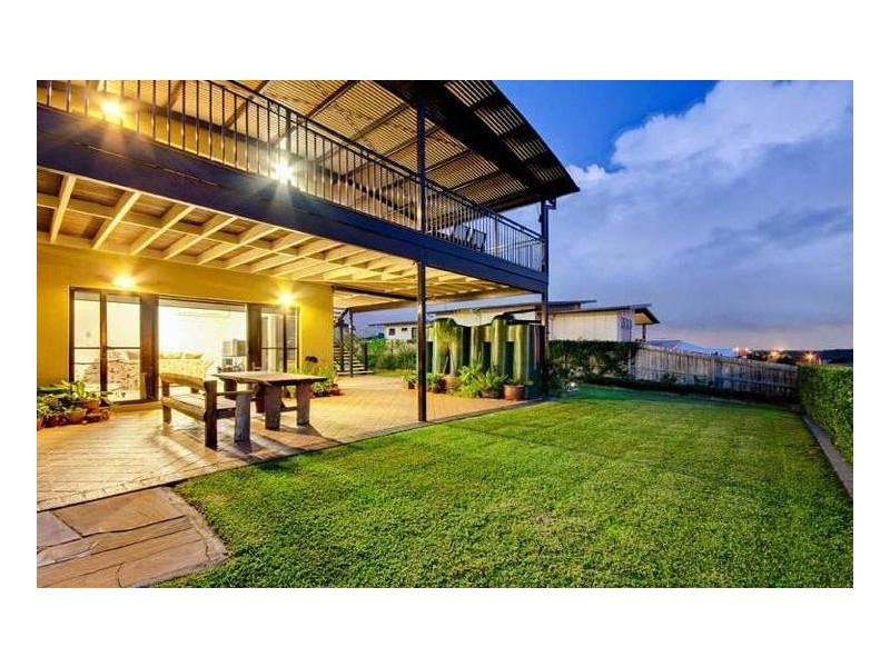 26 Yarraman Street, Arana Hills QLD 4054