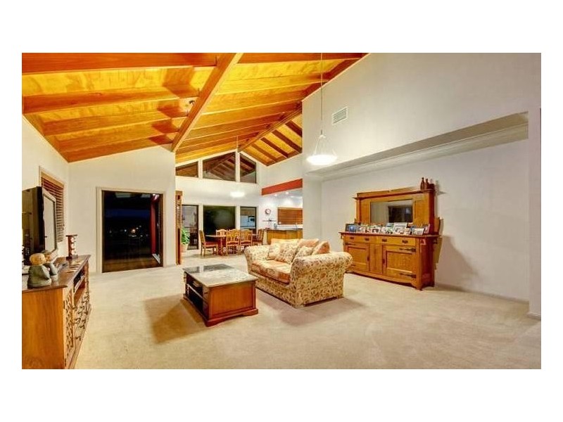 26 Yarraman Street, Arana Hills QLD 4054