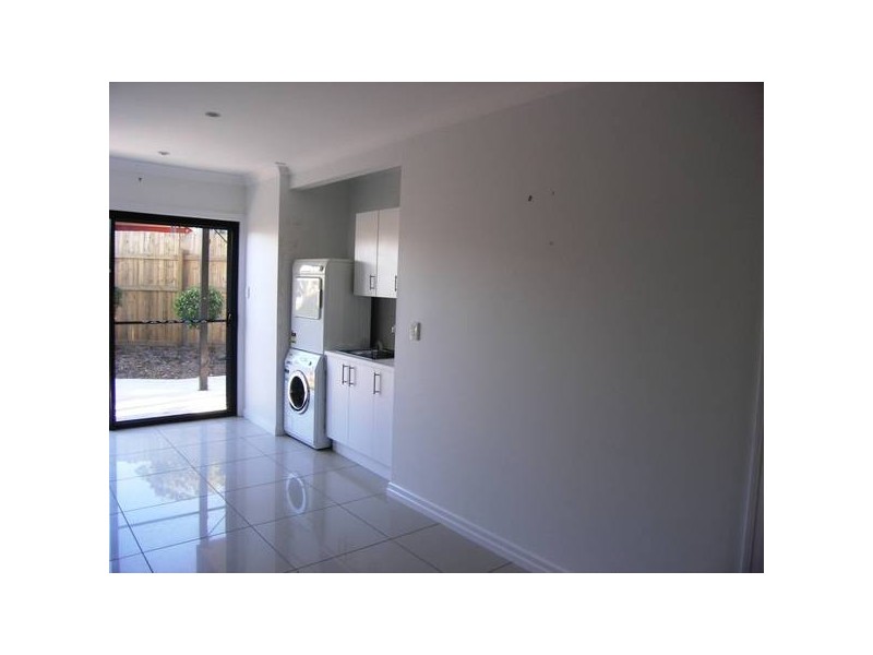 Eatons Hill QLD 4037