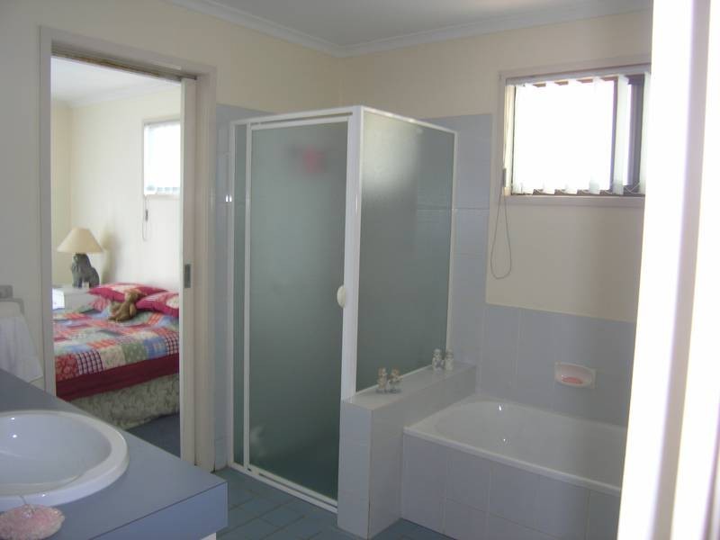 4 Ballinger Crescent, Albany Creek QLD 4035