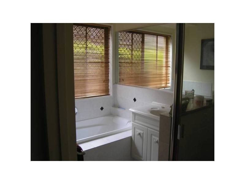 3 Rothschild Street, Eatons Hill QLD 4037