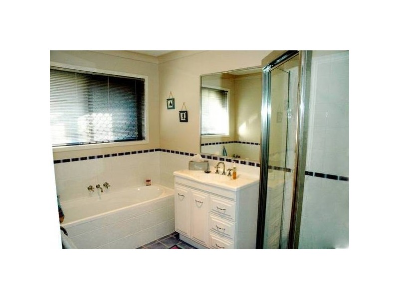 Eatons Hill QLD 4037