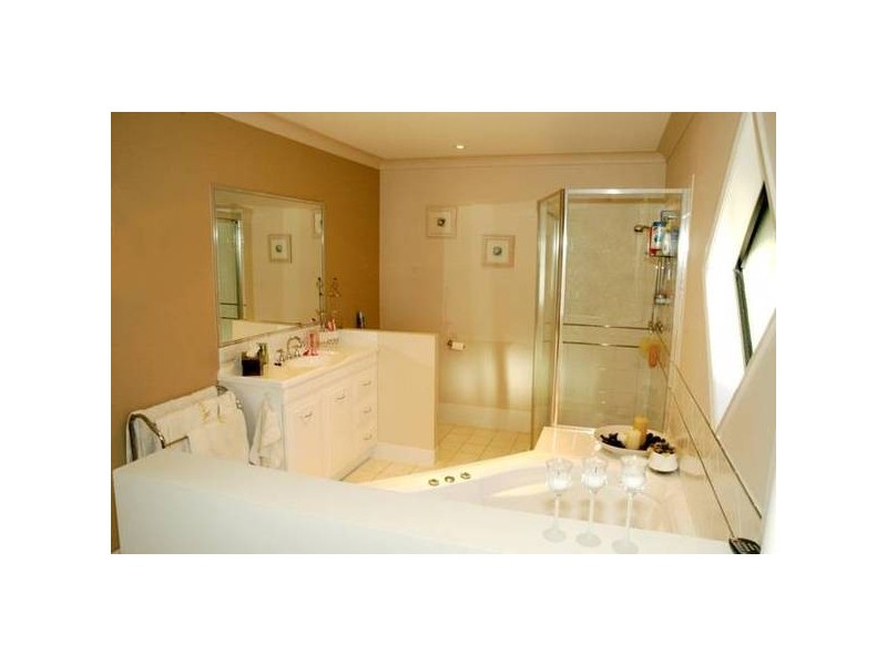 Eatons Hill QLD 4037