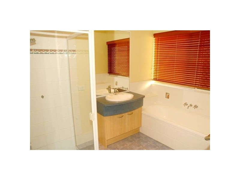 Eatons Hill QLD 4037