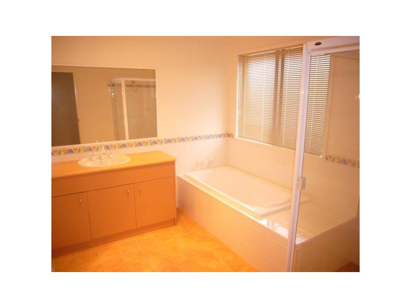 Eatons Hill QLD 4037