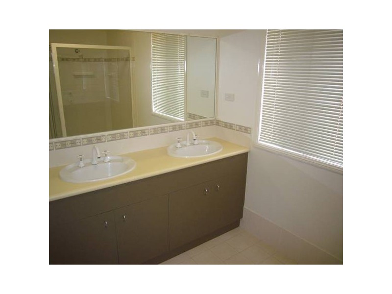 Eatons Hill QLD 4037