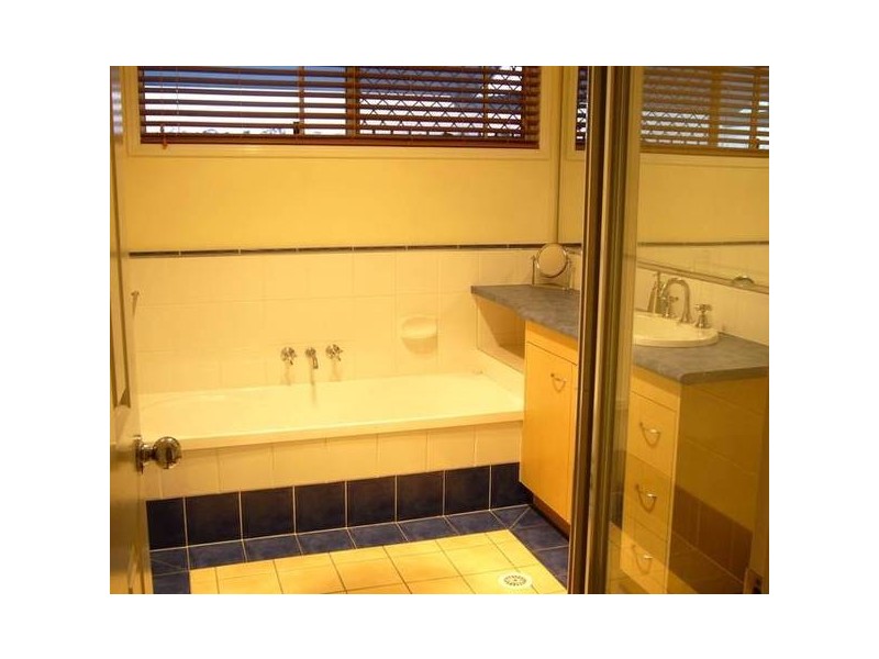 Eatons Hill QLD 4037