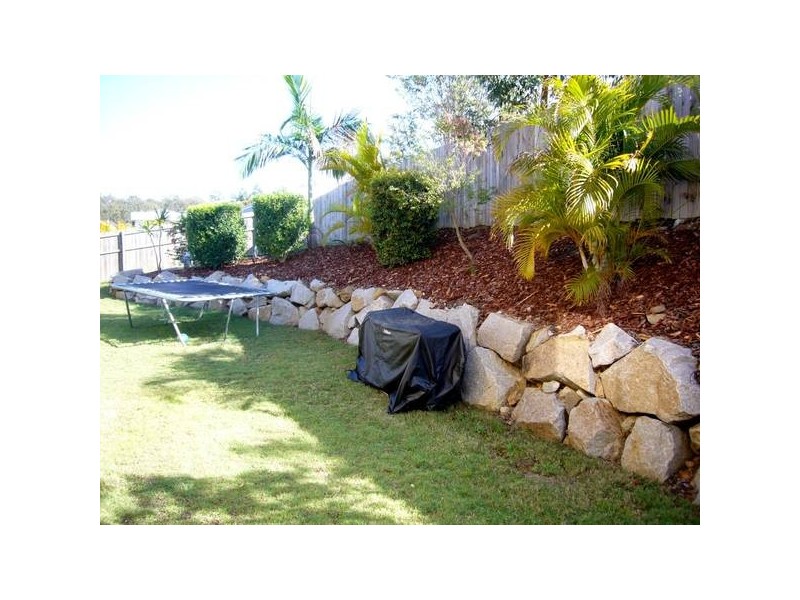 Eatons Hill QLD 4037