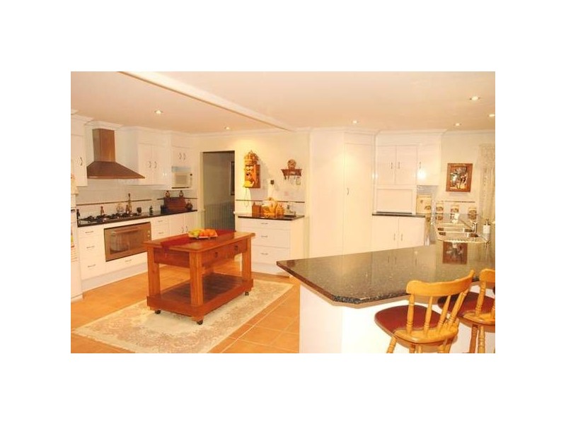 Eatons Hill QLD 4037