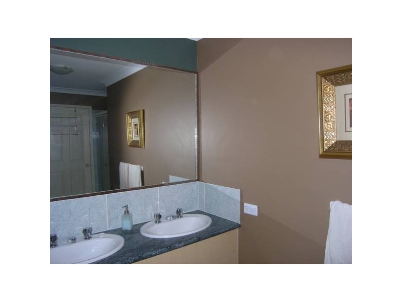 6 Diorama Court, Eatons Hill QLD 4037