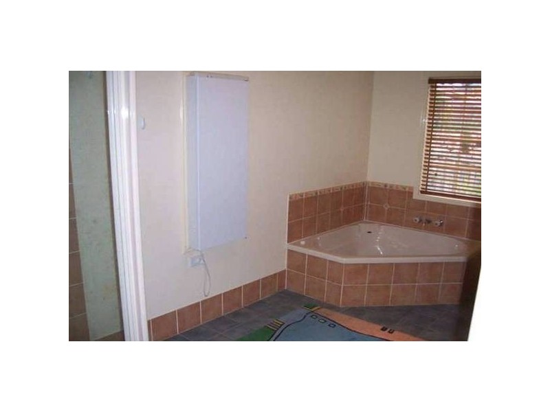 Eatons Hill QLD 4037