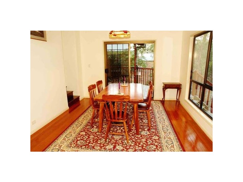 4 Savoy Place, Eatons Hill QLD 4037