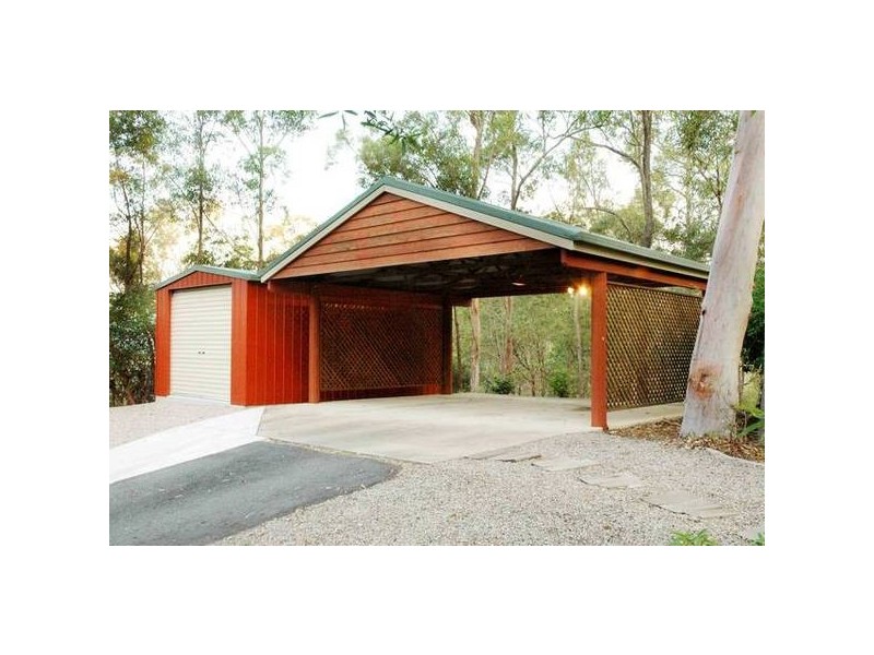 4 Savoy Place, Eatons Hill QLD 4037