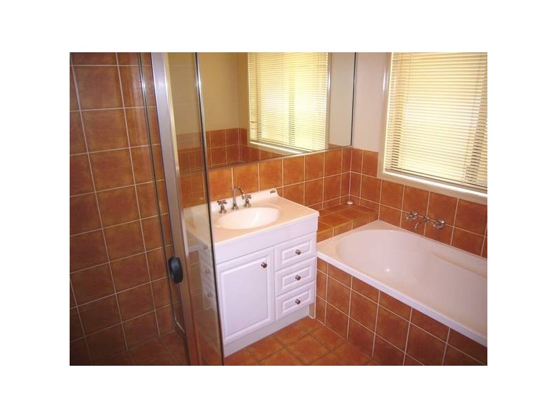 1 Excelcia Court, Eatons Hill QLD 4037