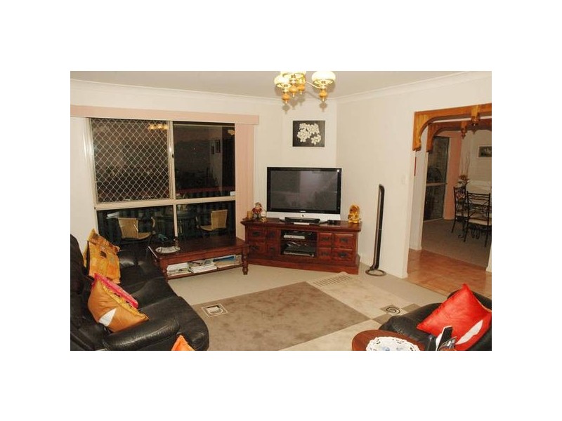 Eatons Hill QLD 4037