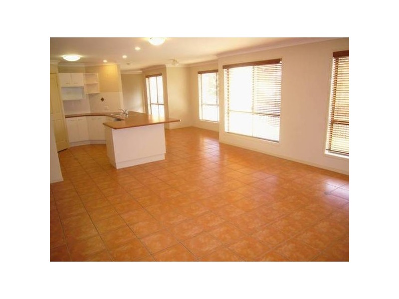 1 Excelcia Drive, Eatons Hill QLD 4037